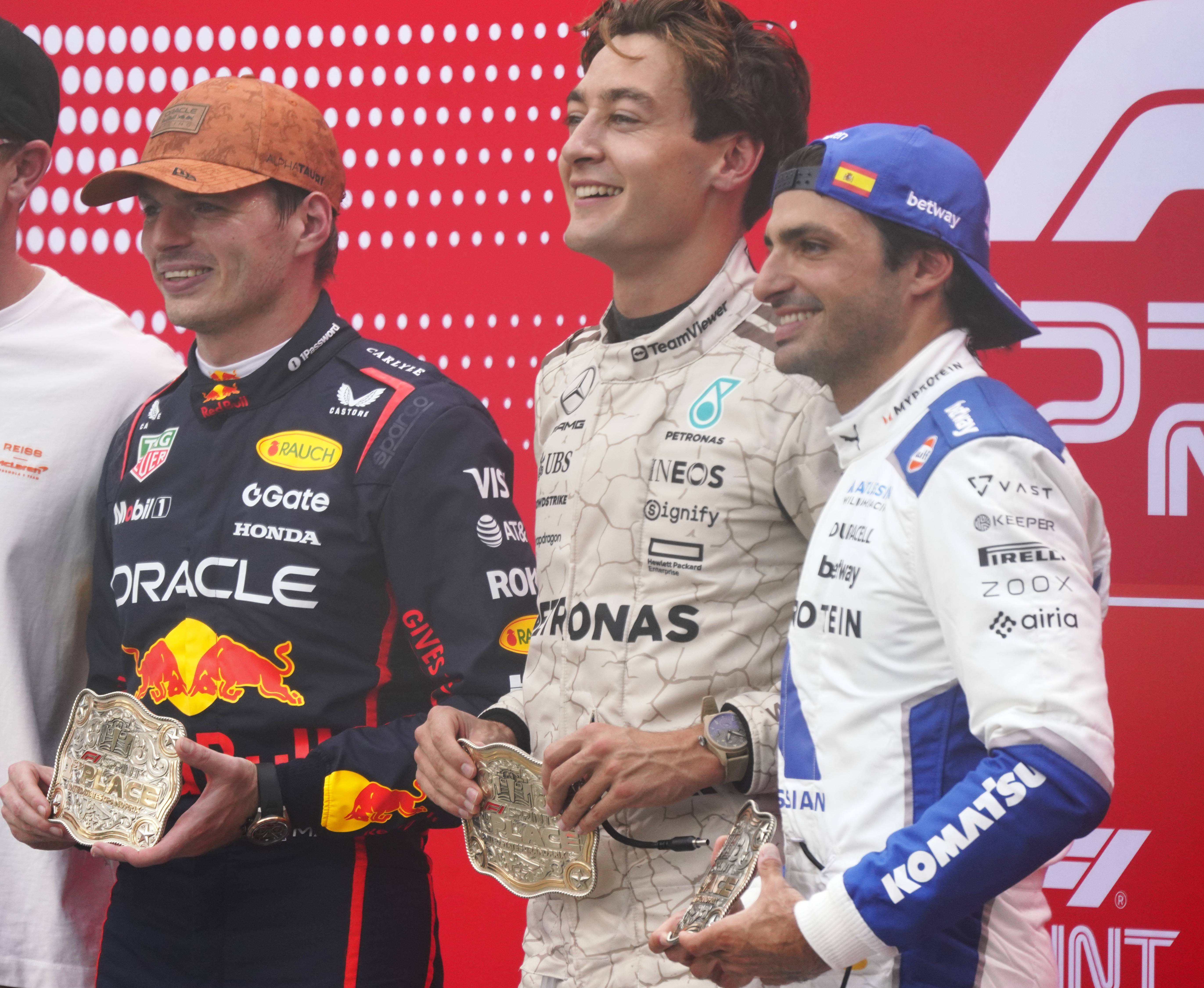 红牛车队鏖战梅赛德斯,拉塞尔关键制胜 红牛车队鏖战梅赛德斯,拉塞尔关键制胜