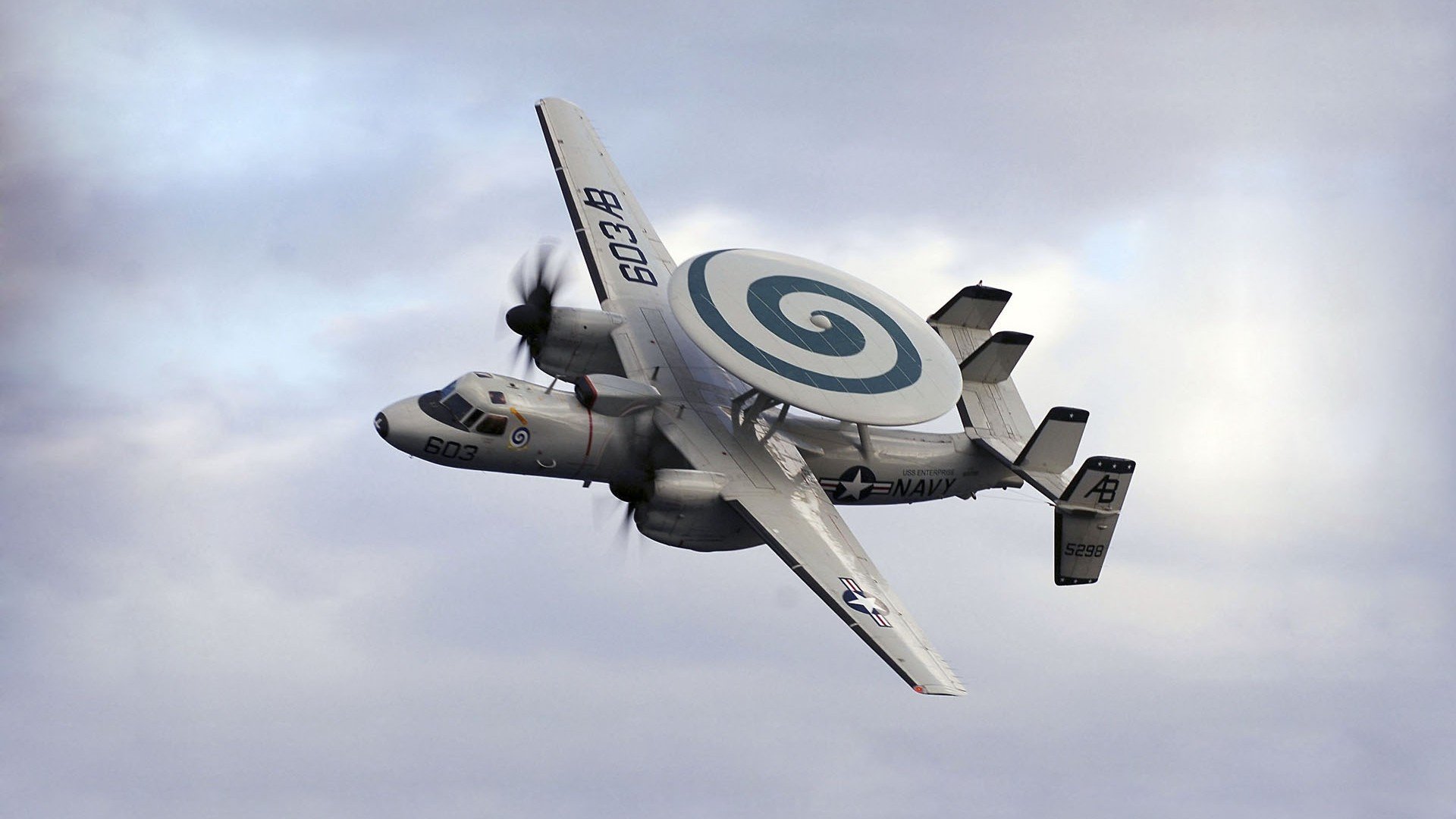 逆境绘新章，阿尔瓦雷斯一锤定音，委内瑞拉力克厄瓜多尔赢得尊严硬仗