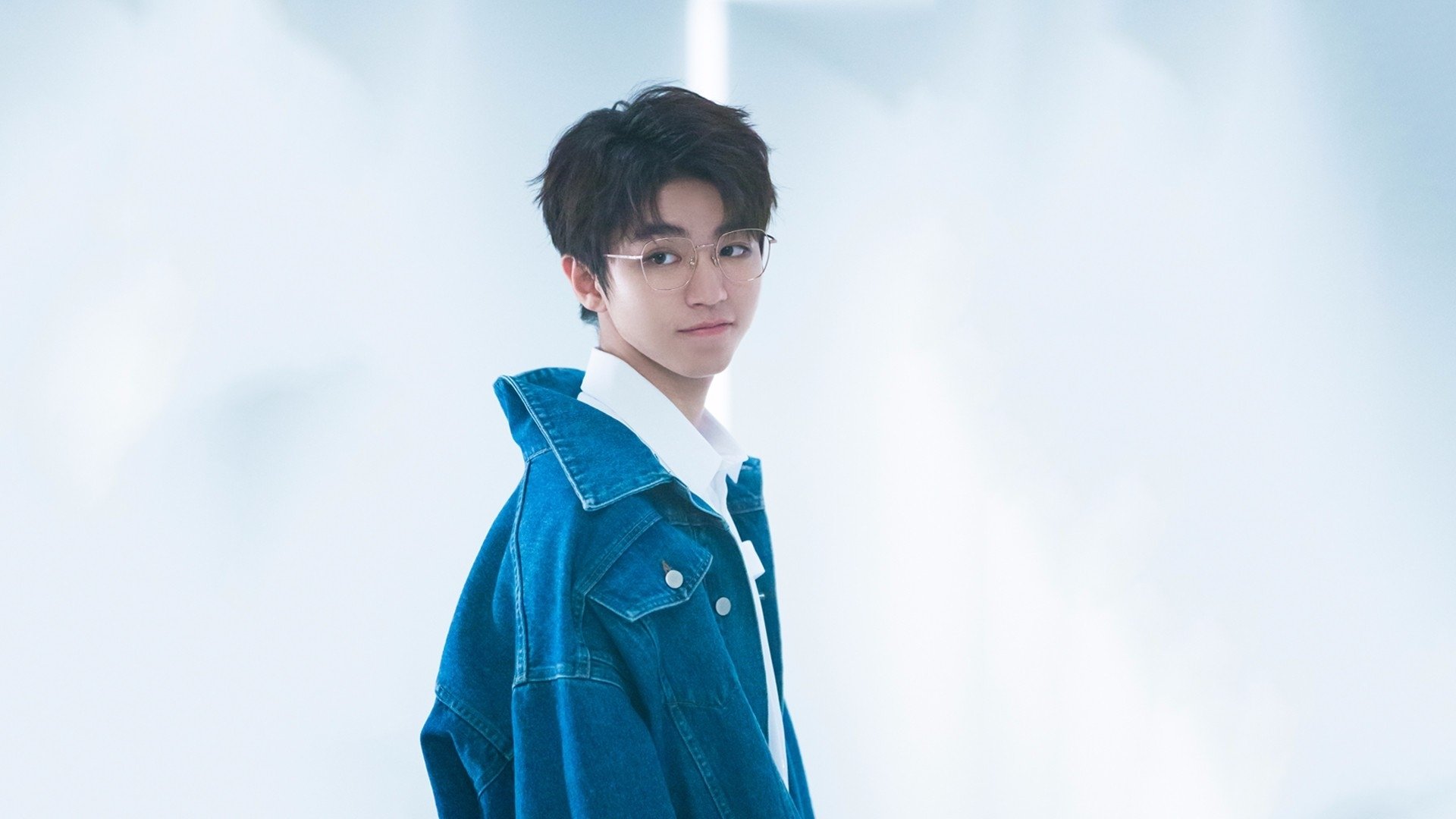 当篮球中锋站在英超赛场上，两种接管比赛的本质，在平行时空中对话