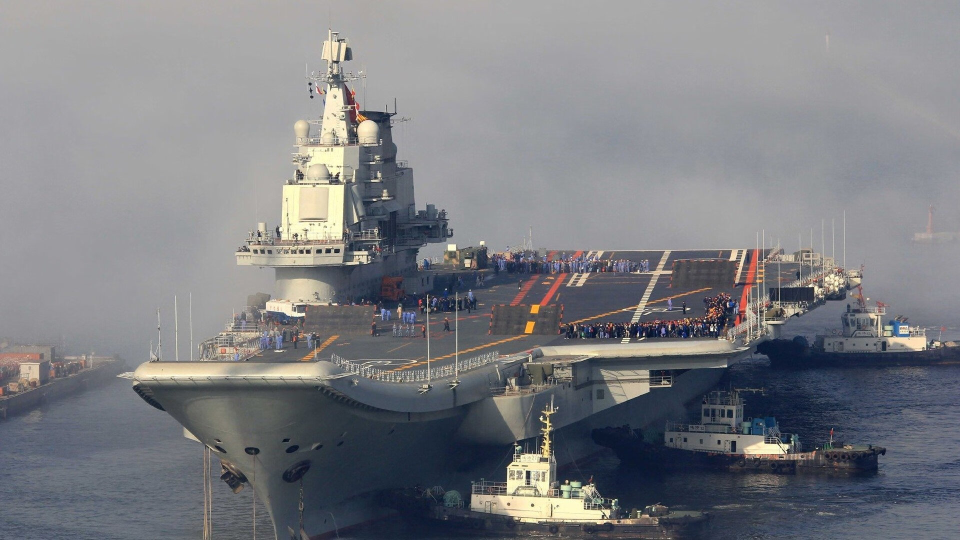 当欧冠决赛哨响时，热火在篮球场上轻取了新疆队