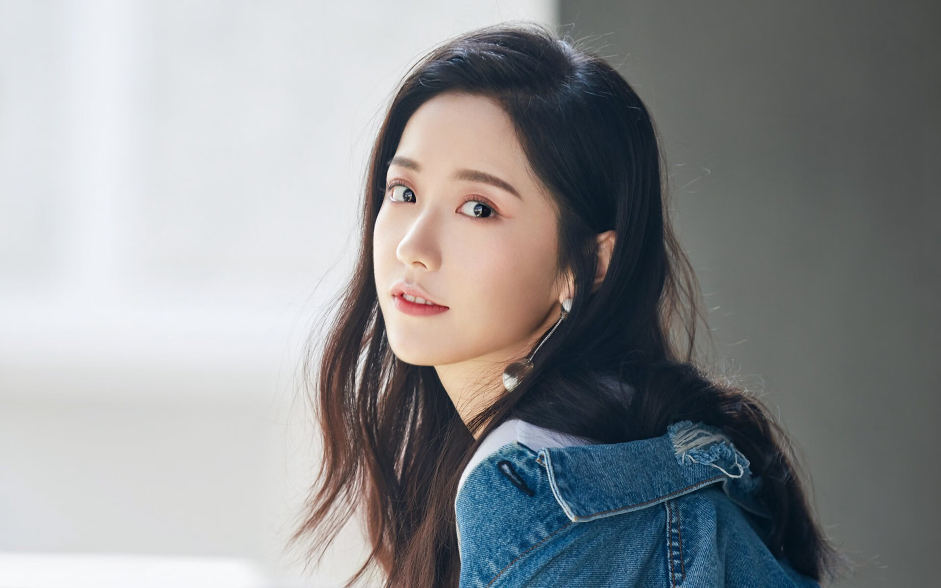 北极圈寒流中,莱万的利刃为韩国劈开胜利