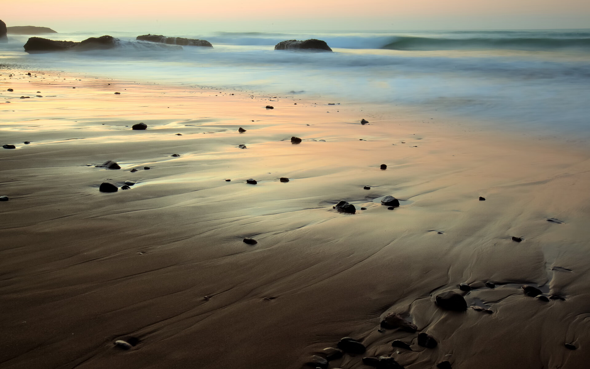 橙色风暴席卷伯纳乌，蓝黑战神统治米兰城